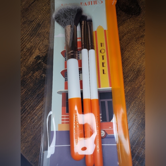 5/75$ LUXIE BEAUTY Por La Noche Brush Set - Picture 2 of 16